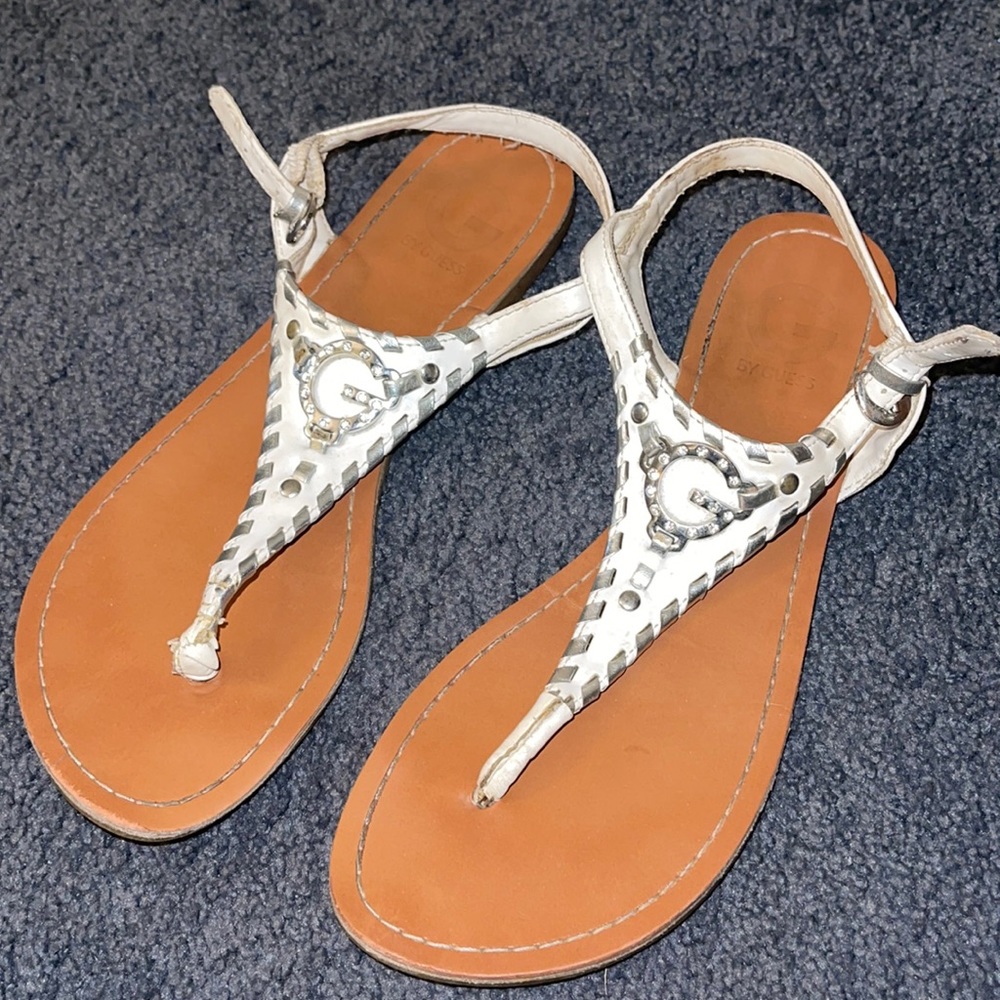 Guess 8.5 white sandals
